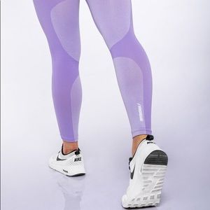 DOYOUEVEN SEAMLESS LEGGINGS